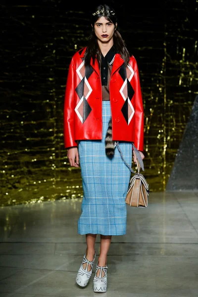 Look 14